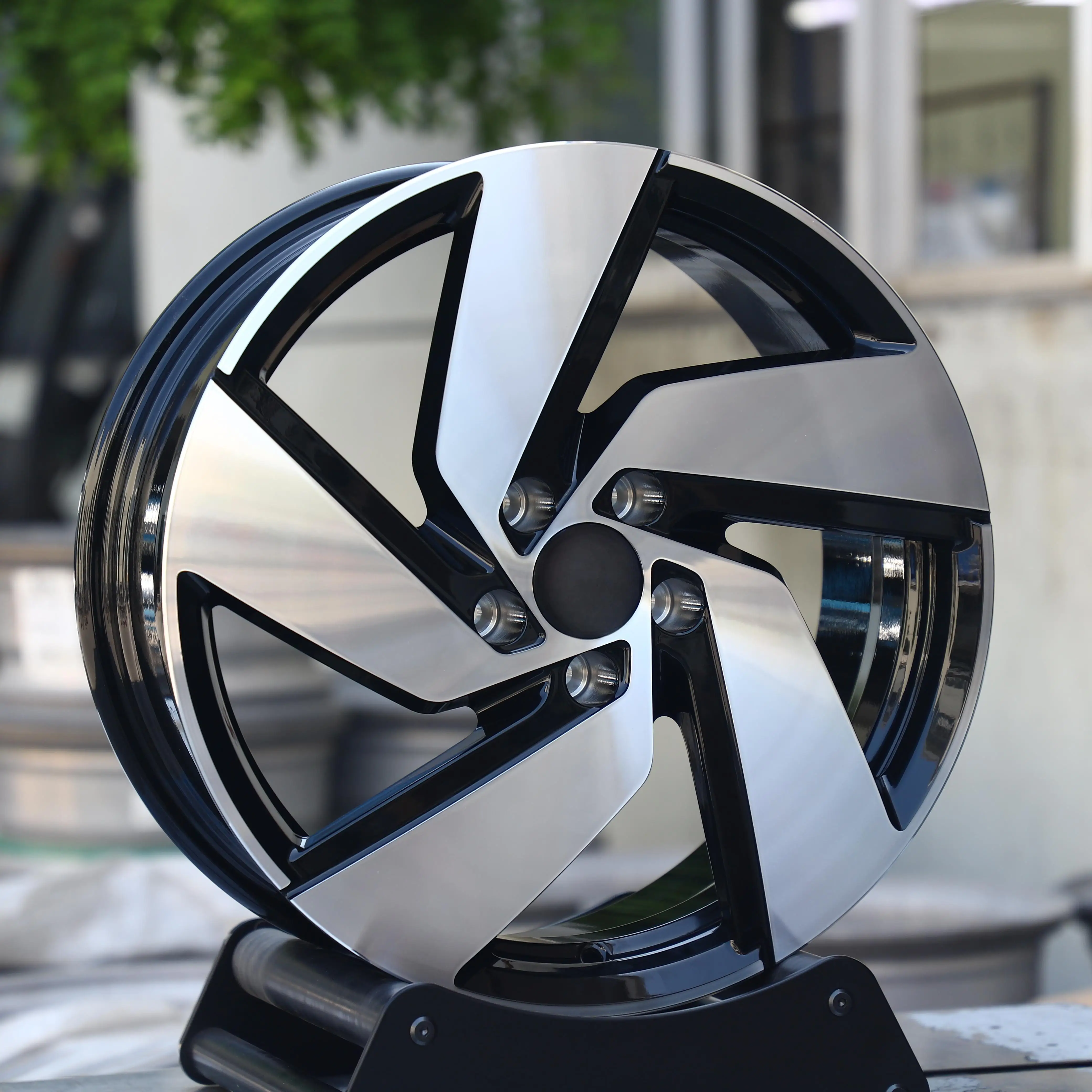 Фото Для Audi RS3 RS4 RS5 Q3 R8 Q5 Q7 RS A4 B85 C7 C8, подвесной стиль, 5x112 5x120, глянцевый черный с механической обработкой поверхности, кованые легкосплавные диски. №1