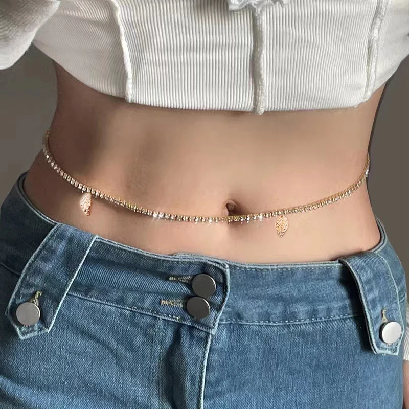 

Женская цепочка на талию с кристаллами