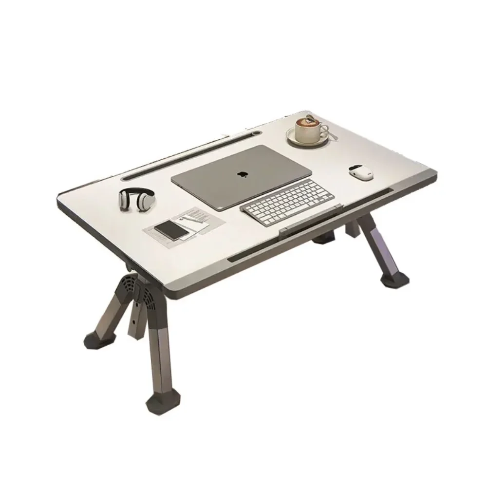 Эркер в спальне кровать общежитии небольшой столик студенческий ноутбук стол