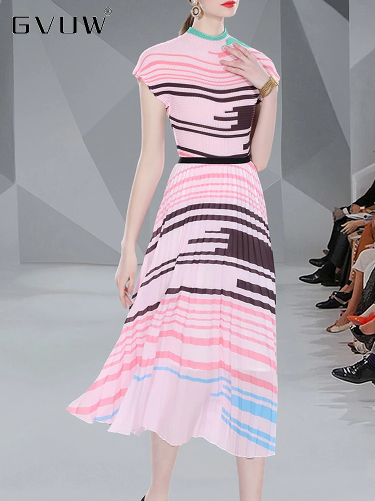 

GVUW Pleated Two Piece Sets For Women Mock Neck Short Sleeve Print Top Elastic Waist Loose Skirts 2023 Summer Female New 17J1202