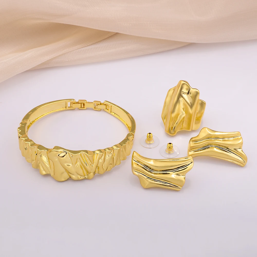 

Irish Women's Charm Bracelet Ring Exquisite Earrings Three Set Curve Design Fashion Versatile Christmas Gift Free Shipping