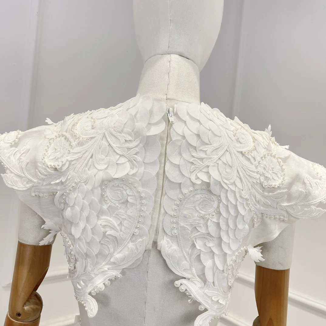 Рисунок 3 - Женское длинное платье с открытой спиной