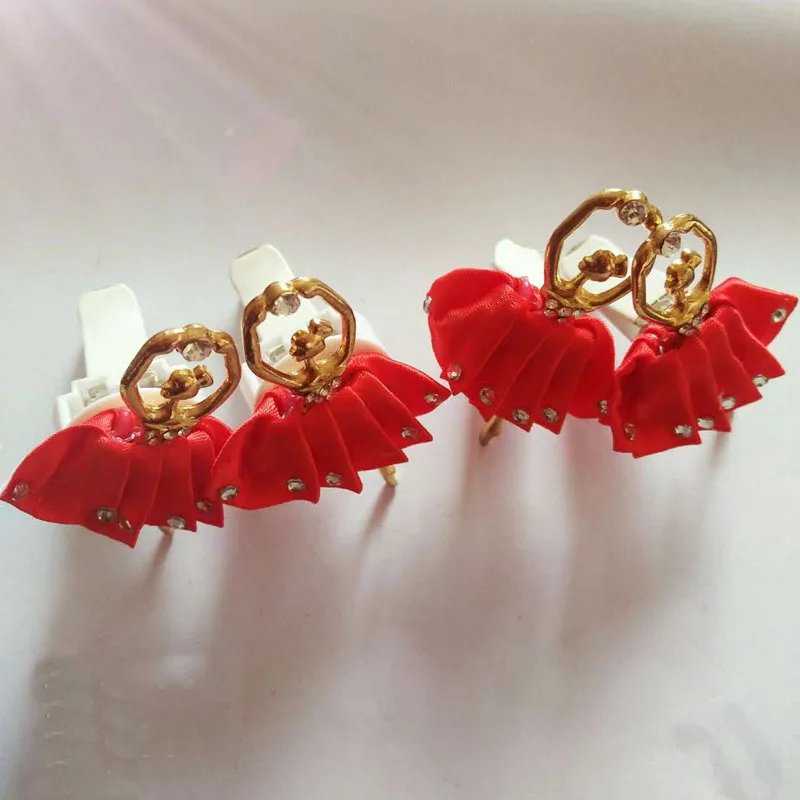 

Car Accessories Interior Wedding Decoration Birthday Party Small Daisy Spring Cute Dancing Girl Female Airfresh Outlet Clip