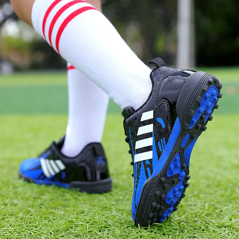 2022 Fashion Red Triples Printed Children's Football Boots Outdoor Futsal Shoes Turf Soccer Sneakers for Kids Boys basket enfant