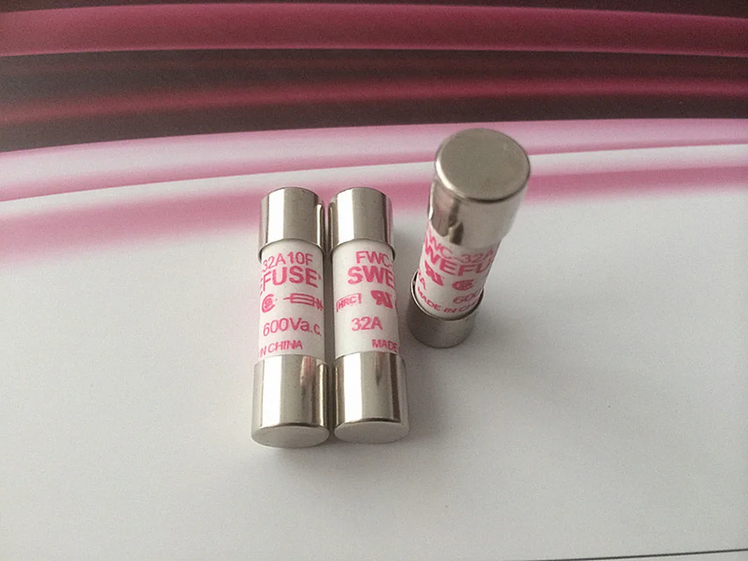 FWC-25A10F 25A 600 в 10 × 38 мм Предохранитель