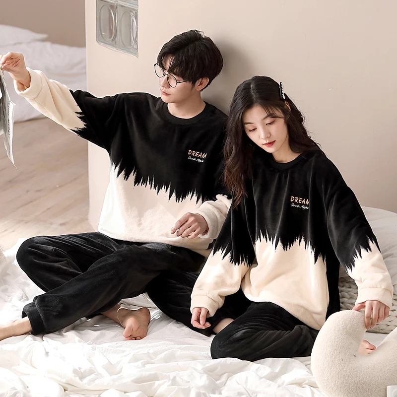 Пижамы для пар утепленные из кораллового флиса теплые женские простые