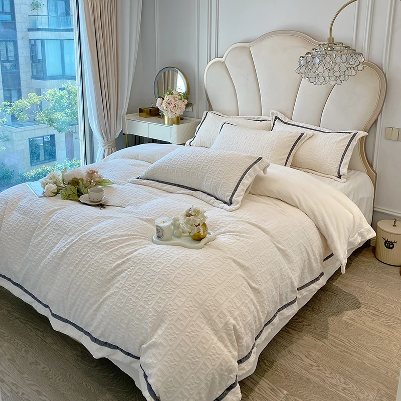 

Luxury 3D Fluffy Plush Velvet Bedding Set Super Warm Soft Duvet Cover Embroidery Bedding Set Bed Quilt Bed Sheet Queen Size 4Pcs