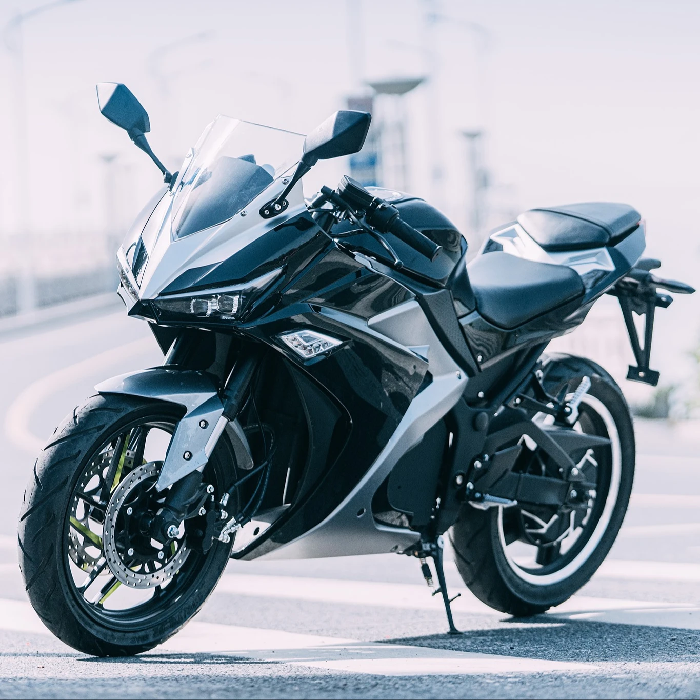 

Powerful Adult Motorcycles High Speed motorcycle Adult E-Roller 5000W with max speed 75kmh with two fat wheel