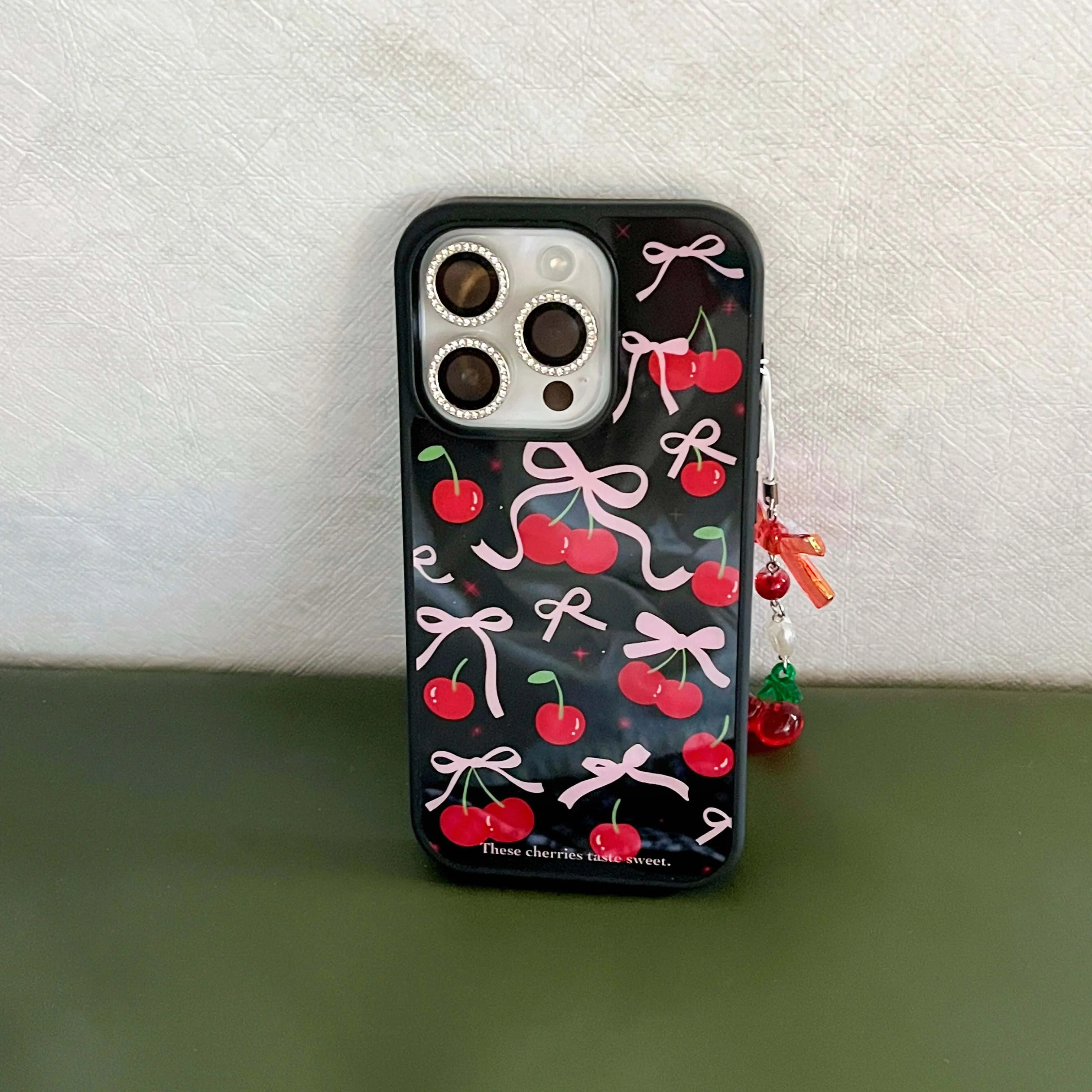 Милый чехол с подвеской в виде вишни ins мультяшным бантом для iphone 15 11 12 promax 14 13 pro max