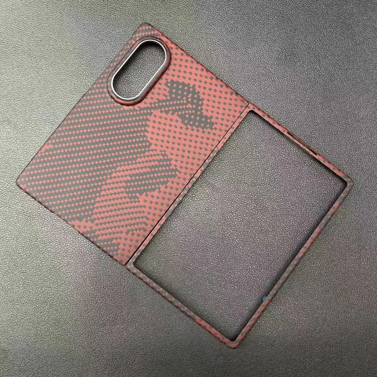 Фото Чехол из кевлара для Samsung Galaxy Z Fold 8 с защитой шарнира передней крышки, магнитный, из углеродного волокна, тонкий, противоударный, с защитой от падений. №3