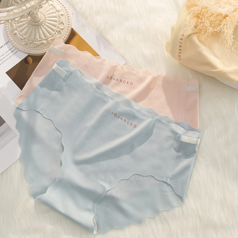 

Women Seamless Panties Silky Comfortable Ice Silk Mid-waist Panties Women's Sweet Solid Color Breathable Panties Sexy Underwear