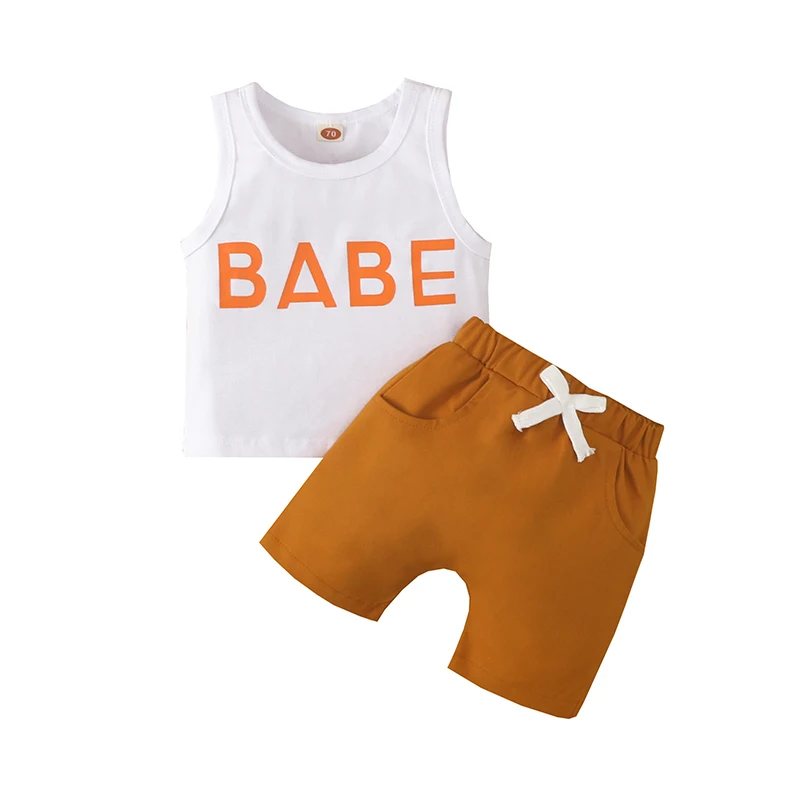 

Комплект с шортами для маленьких мальчиков, топ с буквенным принтом и однотонными шортами с эластичным поясом, летний наряд