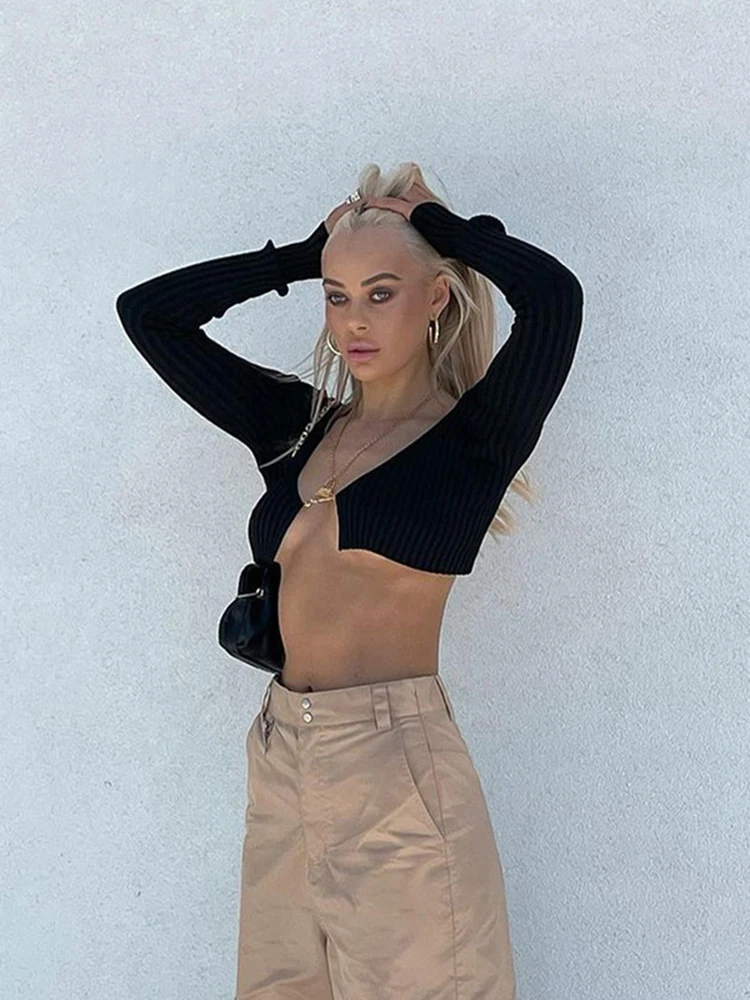 Женский укороченный топ Cryptographic с длинным рукавом и цепочкой в виде букв - купить