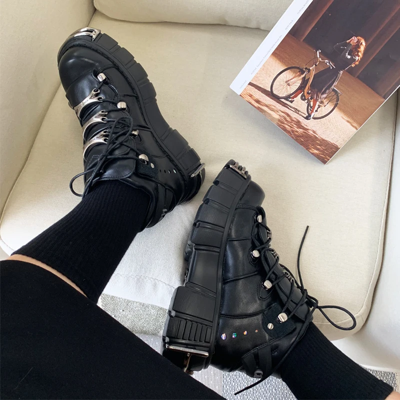 Brand Design Women Boots Fashion Punk Style Motorcycle Boots Metal Gothic Ankle Boots Sports Platform Lace-up Casual Woman Shoes