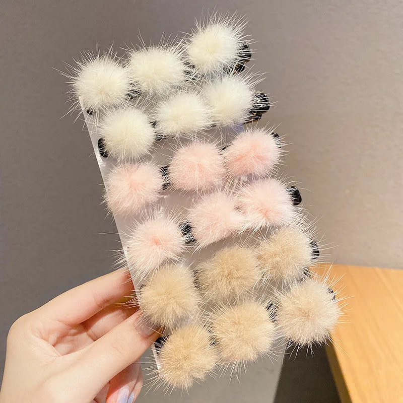 

Hairball Flower Barrettes Winter Fashion Sweet Mini Round Plush Hair Clips for Women Girls Solid Color Small Hair Accessories