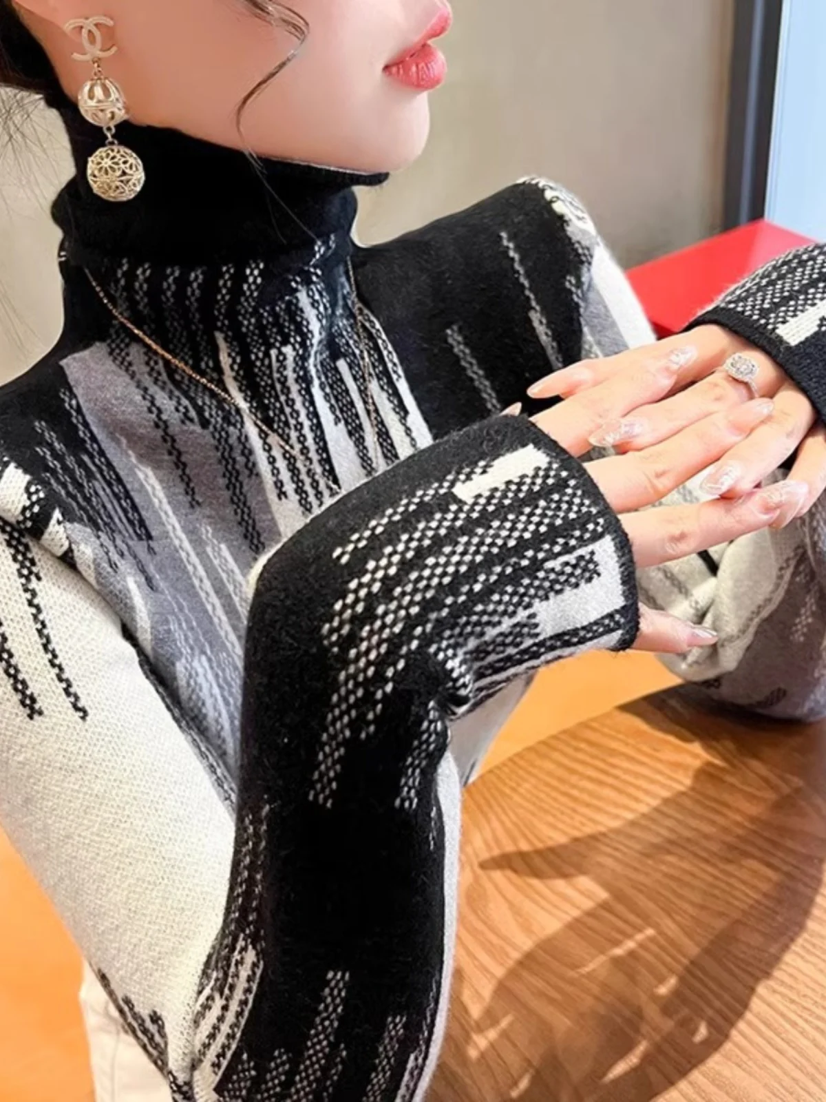 Женский свитер с высоким воротником весна 2025 новинка высококачественного