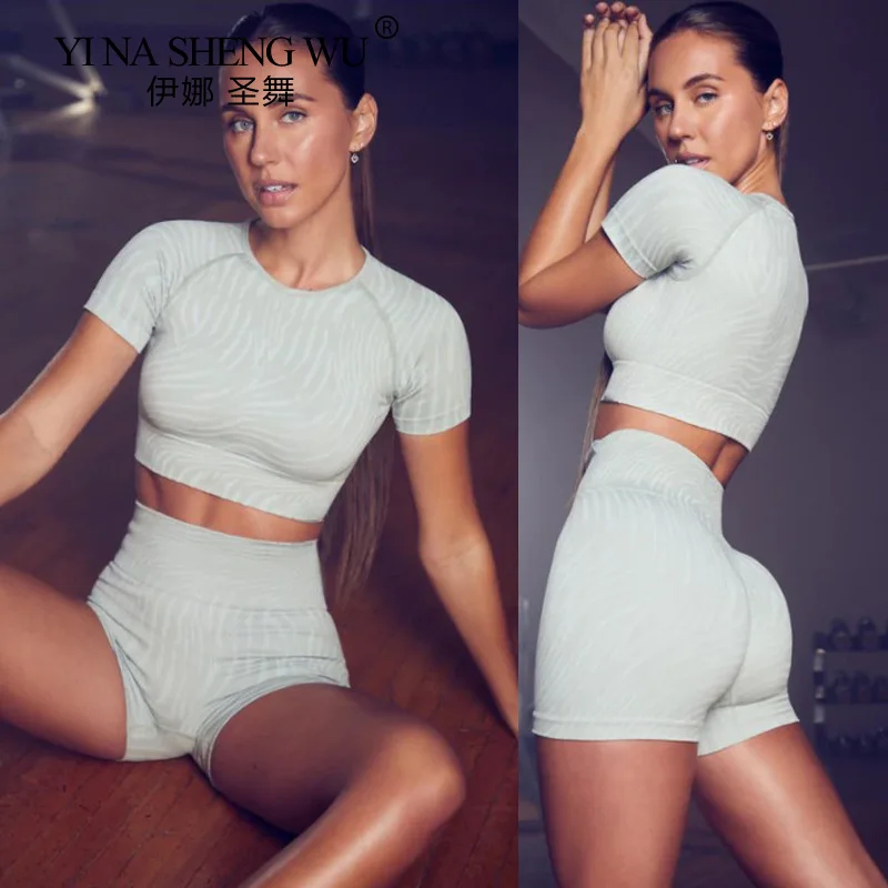 

Seamless Yoga Set Women Sportwear Workout O Neck Short Sleeve Crop Top Gym Clothing Sports Shorts Two Piece Set Female Clothing