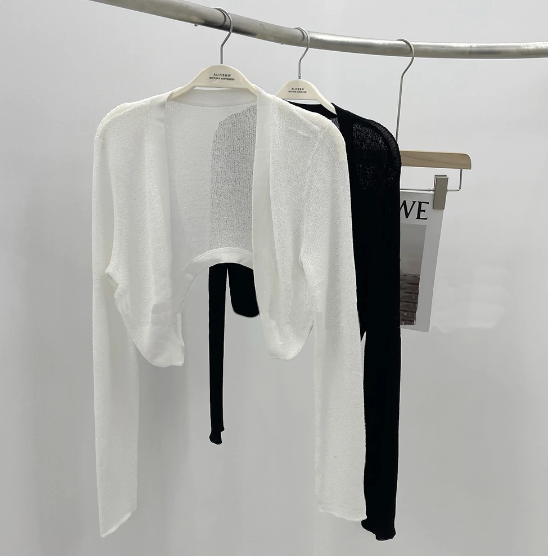 

2023 Long sleeved stretch sunscreen knitted cardigan top for women's summer lightweight air-conditioned shirt short jacket
