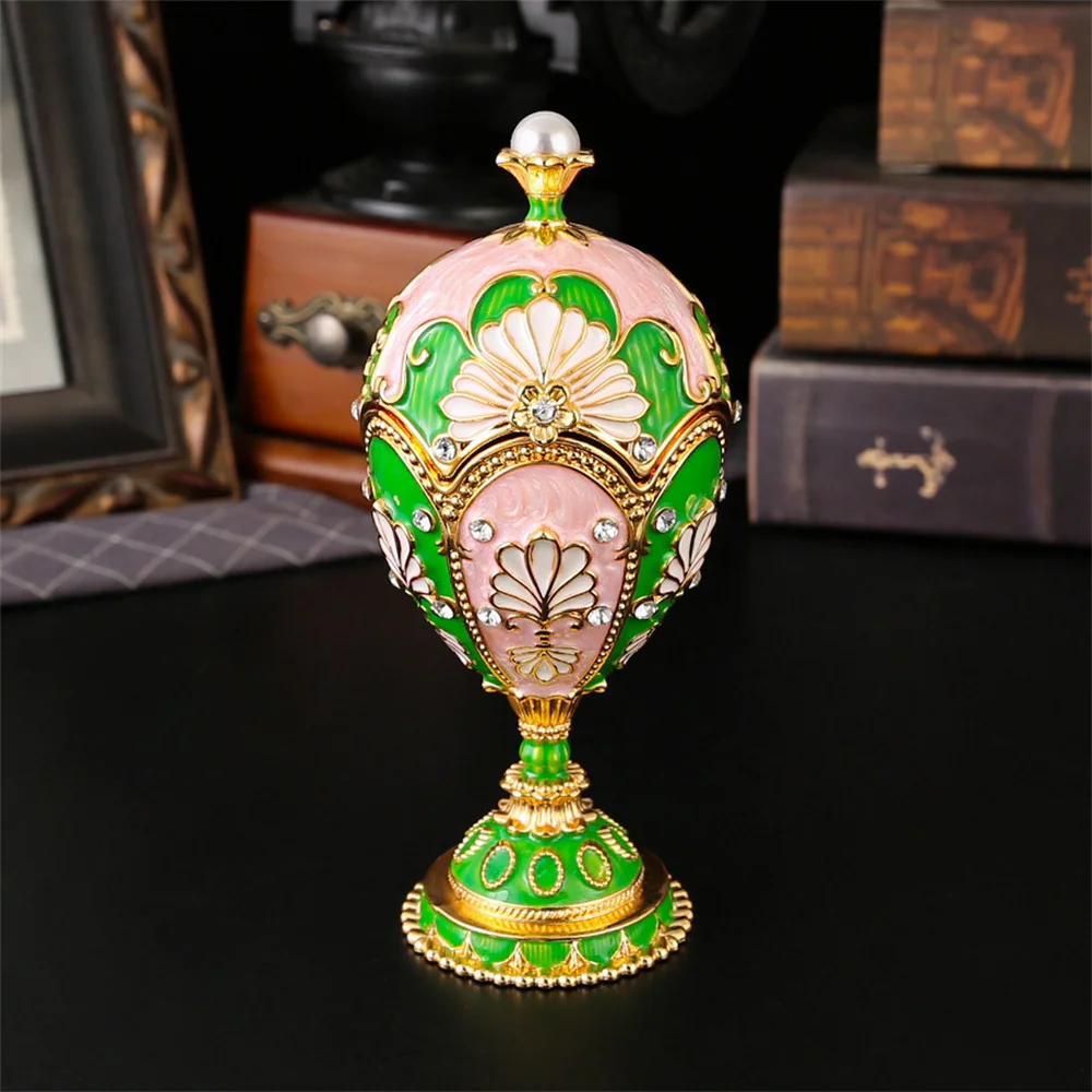 

Эмалированная шкатулка для украшений Faberge