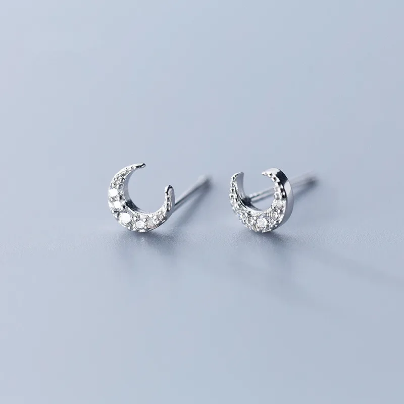 

Женские серьги-гвоздики из серебра 925 пробы, с цирконом