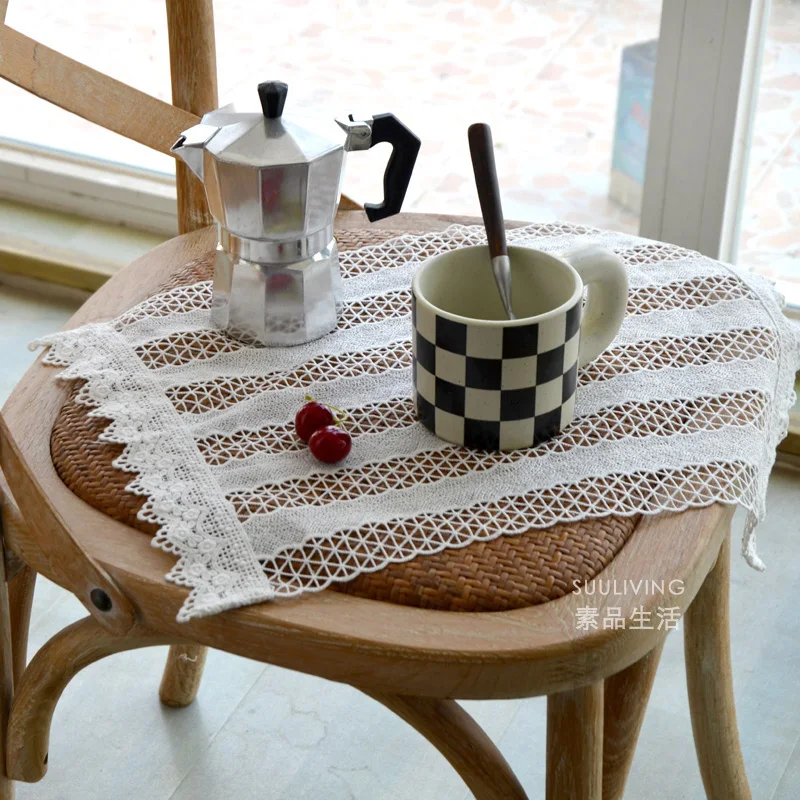 

1PCS White French Luxury Hollow Table Runner Nordic Style Simple Modern Dresser Cotton Lace Tablecloth Decoration Table Flag EA1