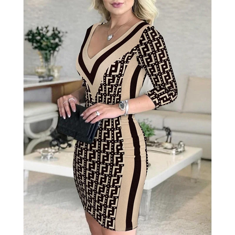 

Fashion design sense niche slim dress 2022 summer V-neck Plaid wrinkle wrap hip sexy dress