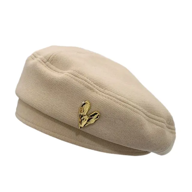 берет с сердцем