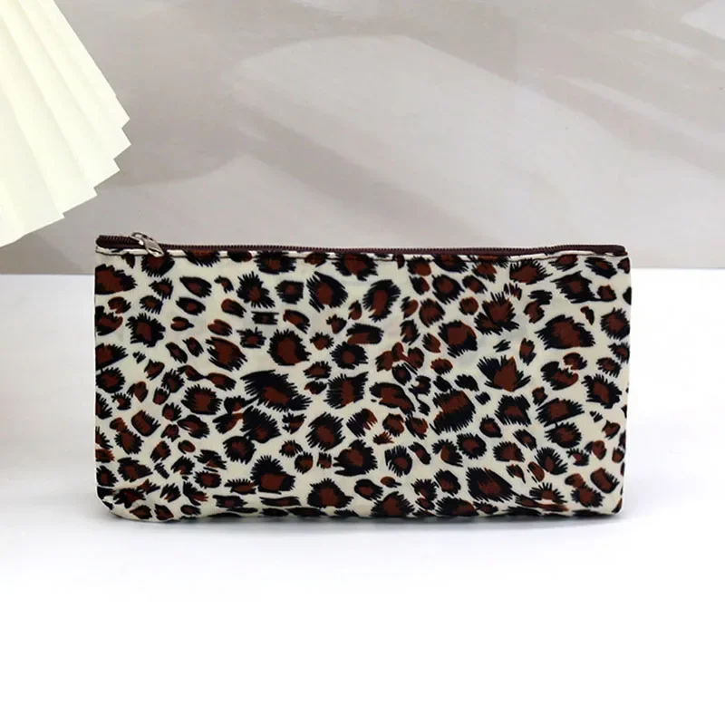 Косметичка для девочек косметичка с принтом в виде сердца органайзер туалетных