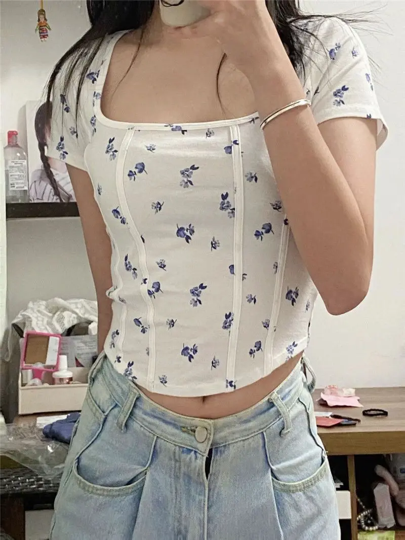 

2023 Summer New Fishbone Slim Short Section Pure Desire Spicy Style Design Sense Female Summer Tops Short-Sleeved T-Shirt