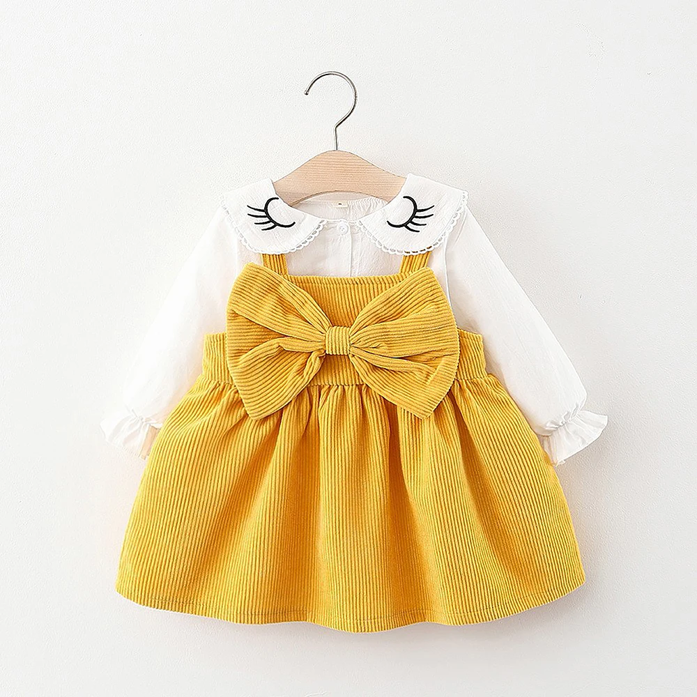 

Платье для маленьких девочек 2022, кружевная рубашка с вышивкой для новорожденных девочек + платье на лямках с большим бантом, одежда из 2 пред...