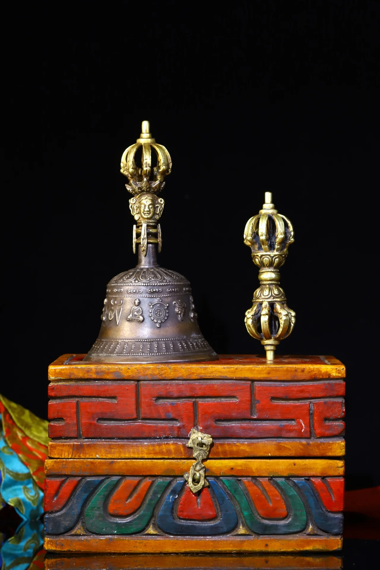 

12" Tibetan Temple Collection Old Bronze Gilt nine shares Dorje Vajra Phurpa rattle bell Bodhi root box Buddhist utensils