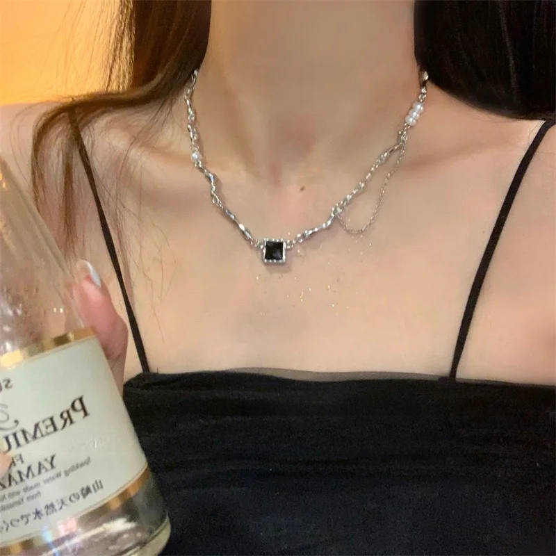 Cold Wind Baroque Pearl Zircon Titanium Steel Necklace Design Sweet Cool Sexy Hip Hop Clavicle Chain Neck