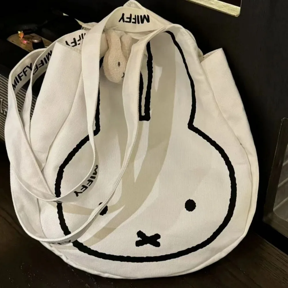 Фото Милая холщовая сумка Miffy Kawaii, большая вместительная сумка на одно плечо, универсальная сумка, школьная сумка, модная сумка на плечо, подарок для девочки №3