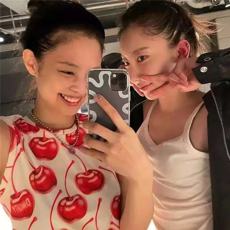 

Korea Star Same Style INS Laser Phone Case for IPhone 11 12 Pro Max Mini X XR XS Max 7 8 Plus SE Soft Protection Cover Fundas