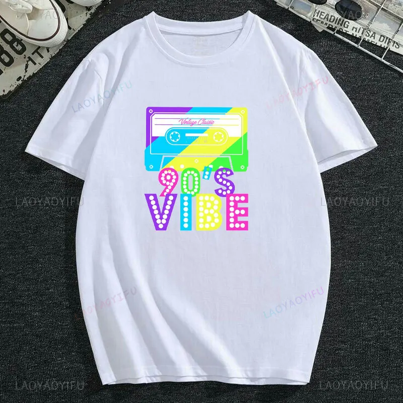 Винтажная женская футболка с коротким рукавом