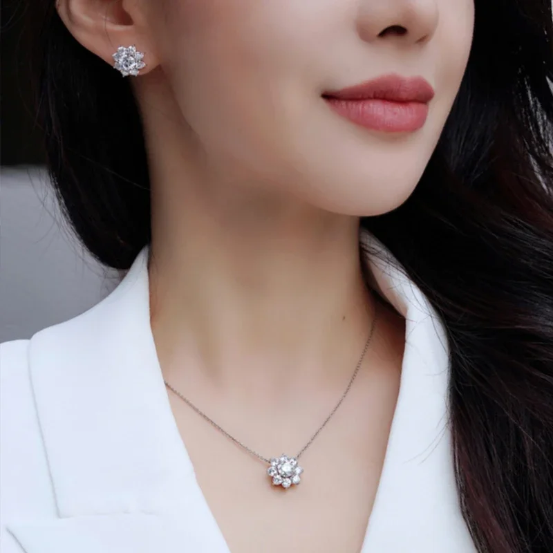 Роскошное кольцо с муассанитом в виде подсолнуха бриллиантом 2 карата форме