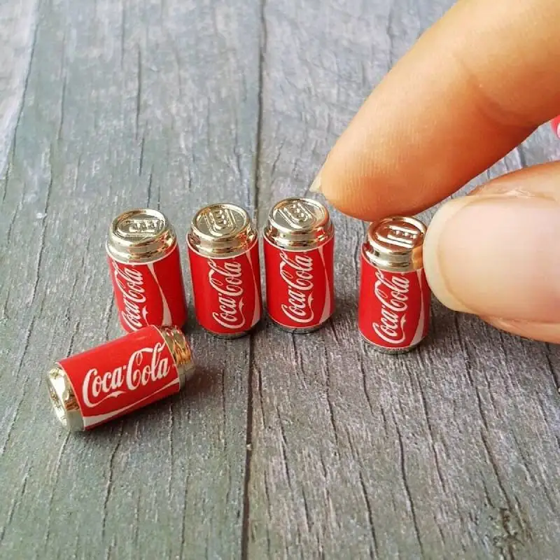 

8pcs 1:12 Scale Soda Beverage Can Miniature Soda Can Soda Pop Cans Tins Mini Drink Bottle Dollhouse Decoration Shop Accessory TL