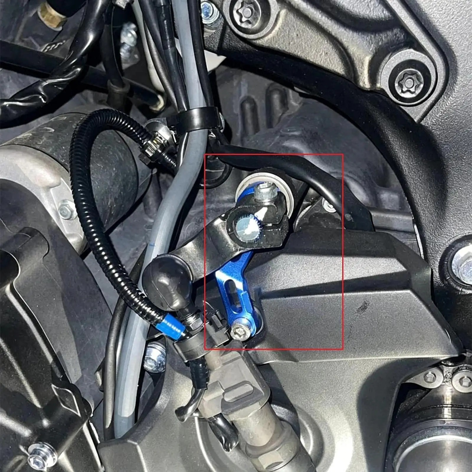 Фото Стабилизатор рычага переключения передач из алюминиевого сплава для Yamaha MT09 2014–н.в., R9 2025 – Детали для тюнинга мотоциклов №3