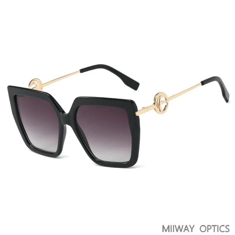 

Trendy New Women Large Frame Sunglasses Fashion Versatile Square Sunglasses Outdoor Travel Glasses Men Square Metal Sun Glasses