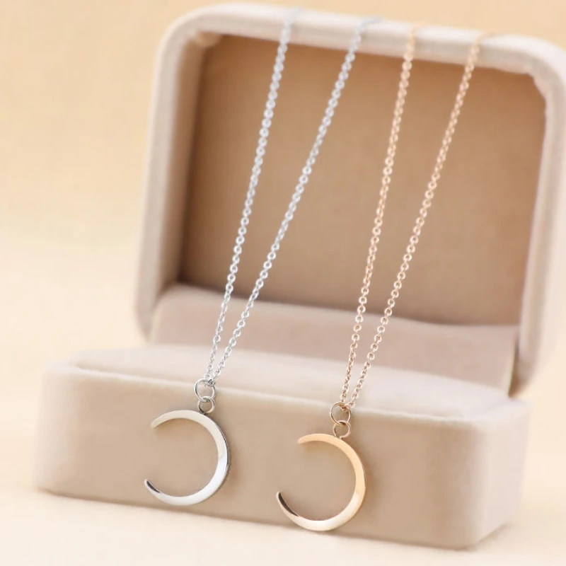 

2023 New Korean Moon Pendant Necklace Gold Silver Crescent Collar Chain Necklaces Fashion Women Charm Jewelry Gift Party Chokers
