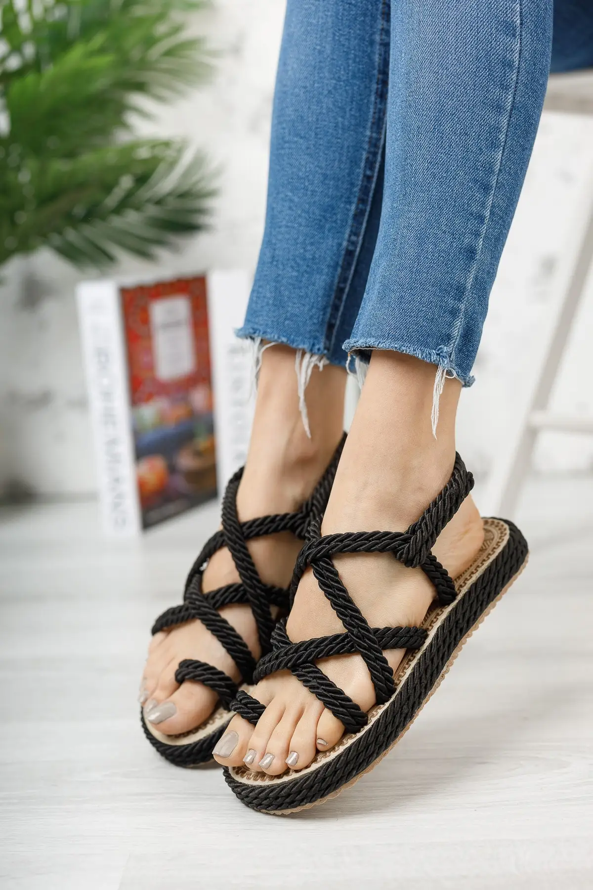 

Women's Braided Rope Sandals Straw Knitting Traditional Handmade Casual Style Fashion Non-Slip Beach Summer Slippers Sandals