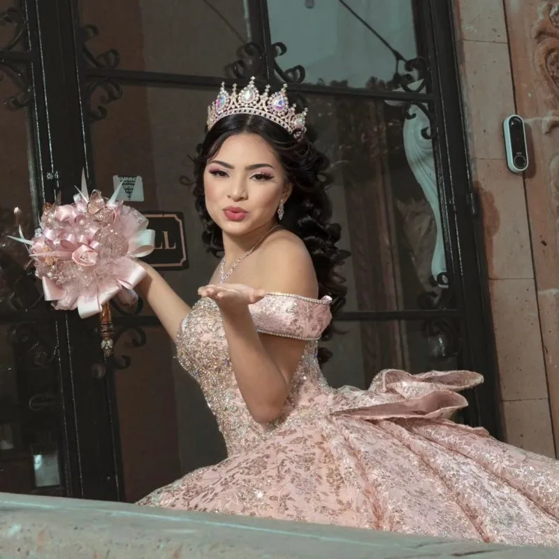 Фото Lorencia розовое бальное платье Quinceanera платье 2023 с аппликацией цветы Бант с открытыми плечами Милые 15 16 лет Vestidos De XV Anos YQD287 №2