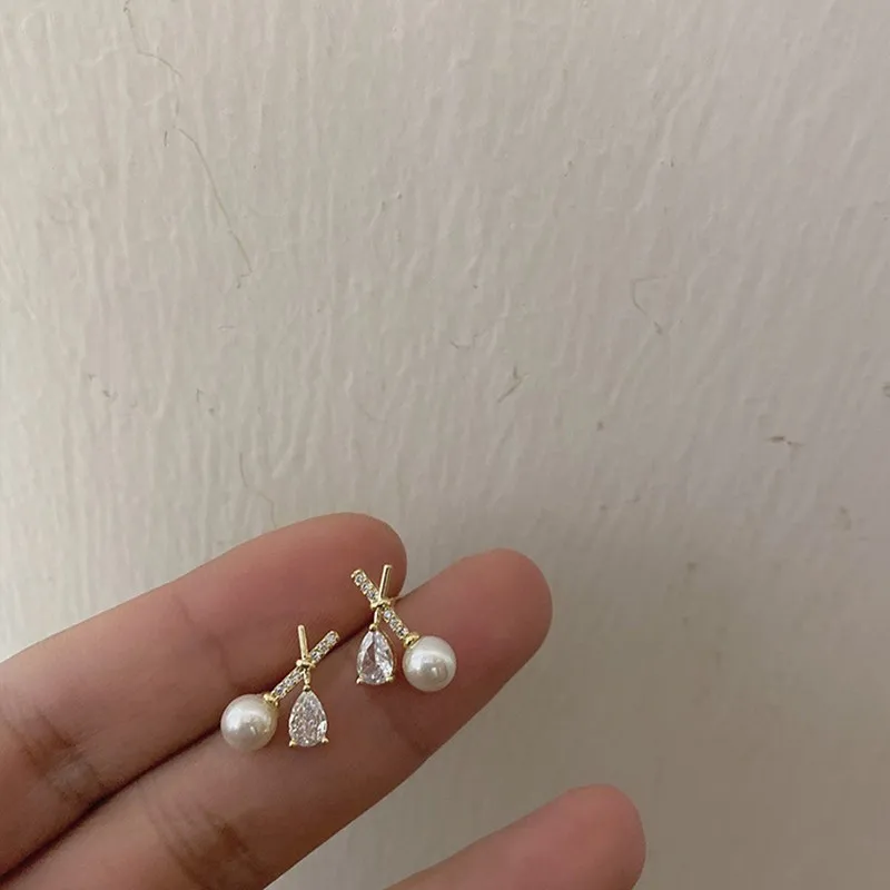 

2022 New Arrival Stud Earrings Fashion Women Classic Cross Zircon Pearl Earrings Female Korean Simple Elegant Female Jewelry