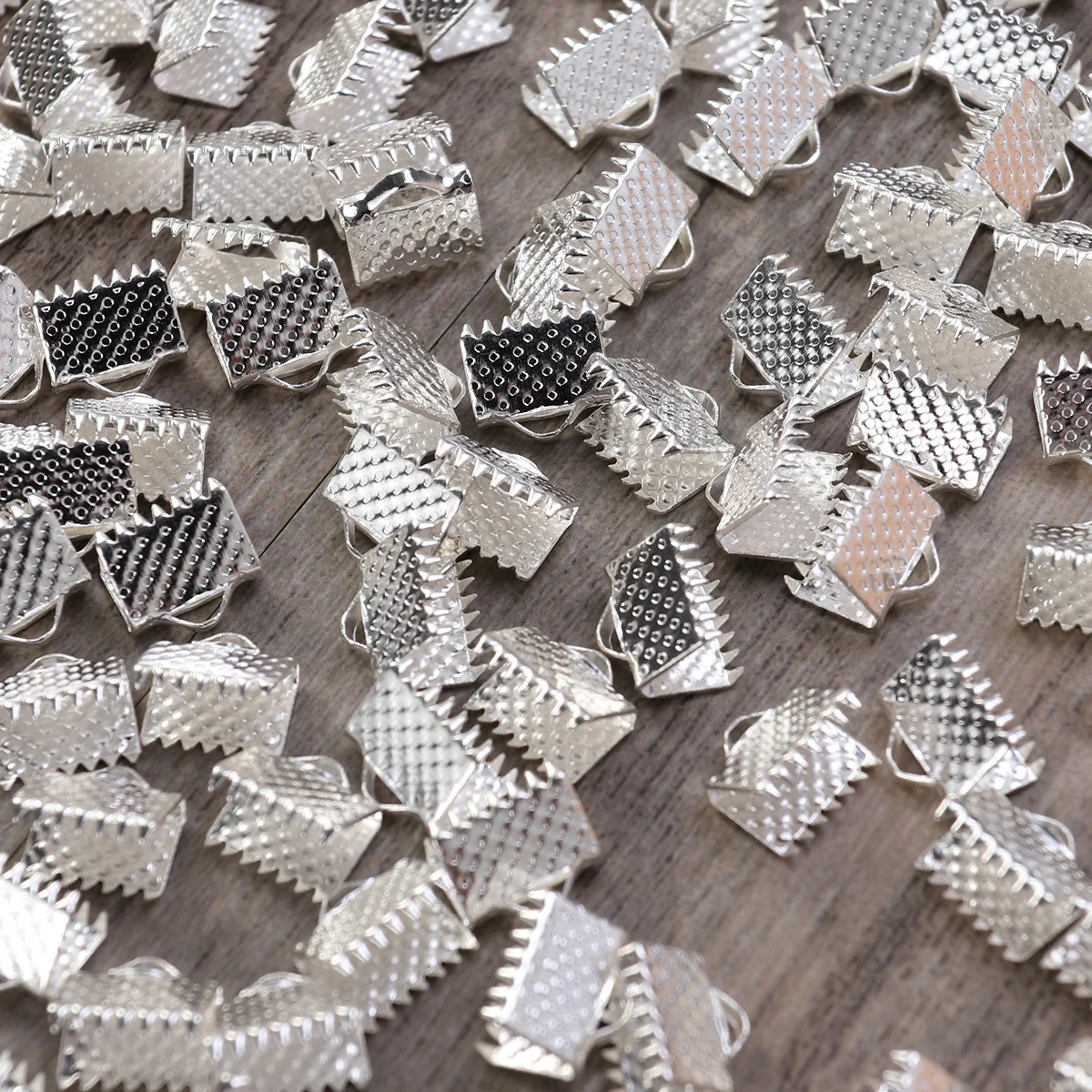 100 шт. концы шнура пряжки Mazi текстурированные обжимные зажимы посеребренные