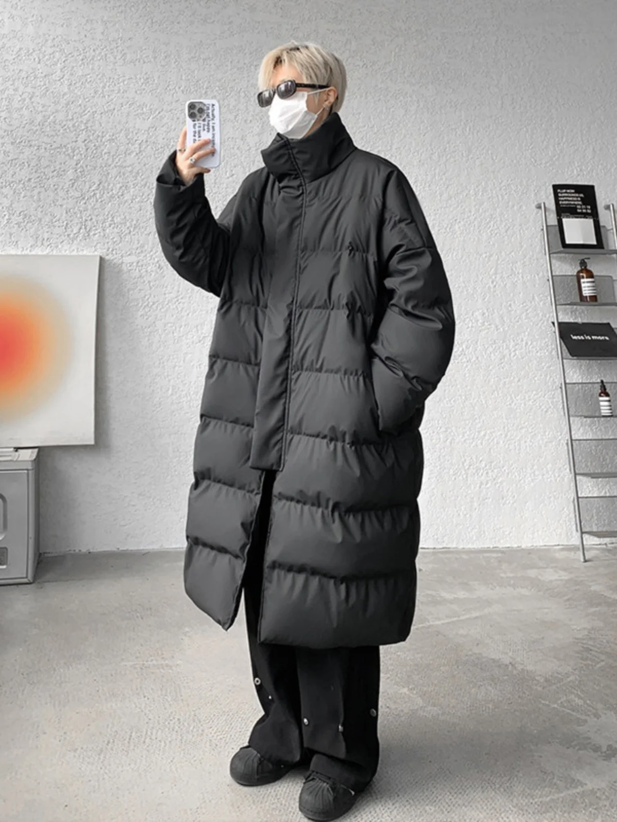 Одноразовый матовый пуховик средней длины из искусственной кожи выше колена