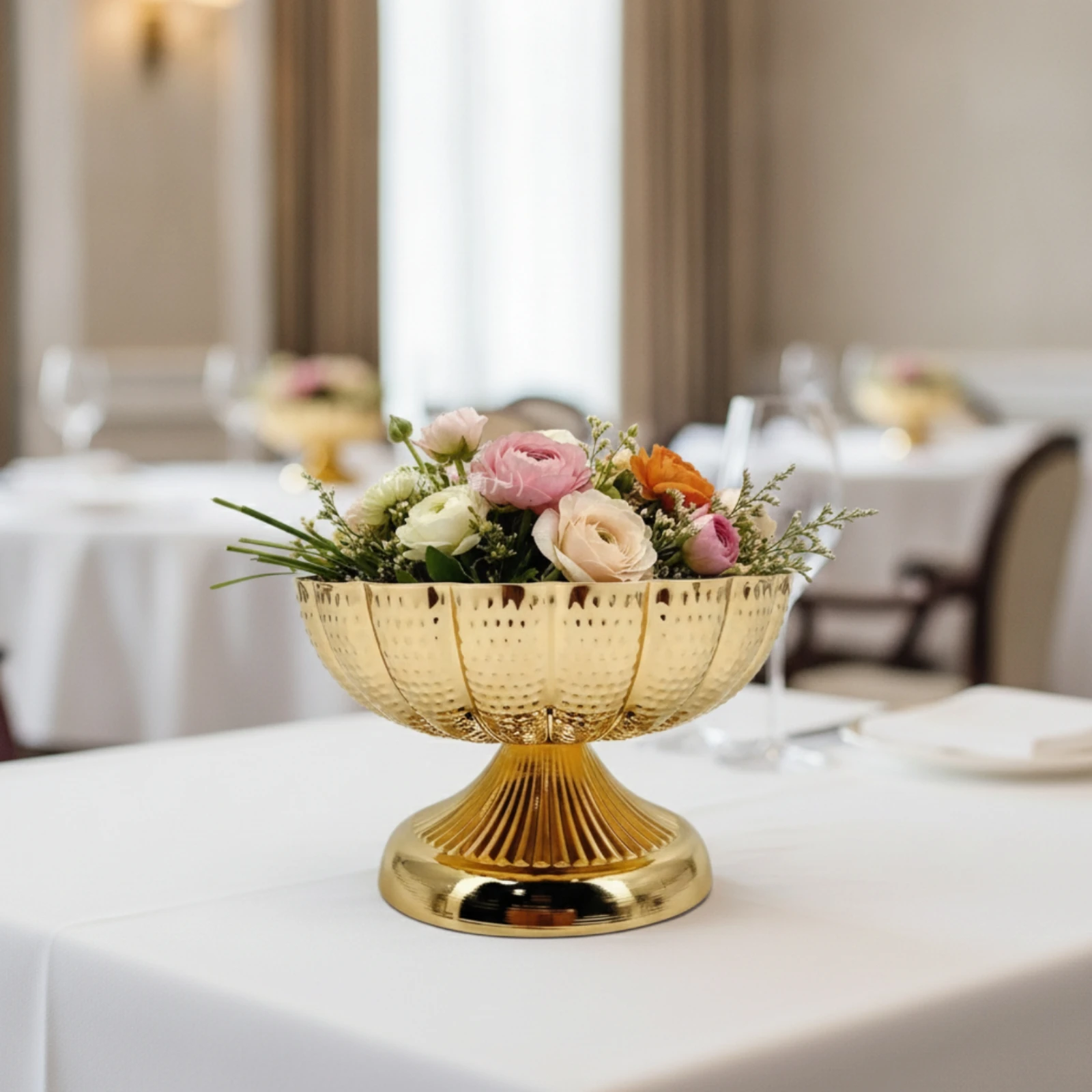 Фото Декоративная чаша на пьедестале с золотым кованым основанием, рифленая, с широким горлом, для организаторов мероприятий №2