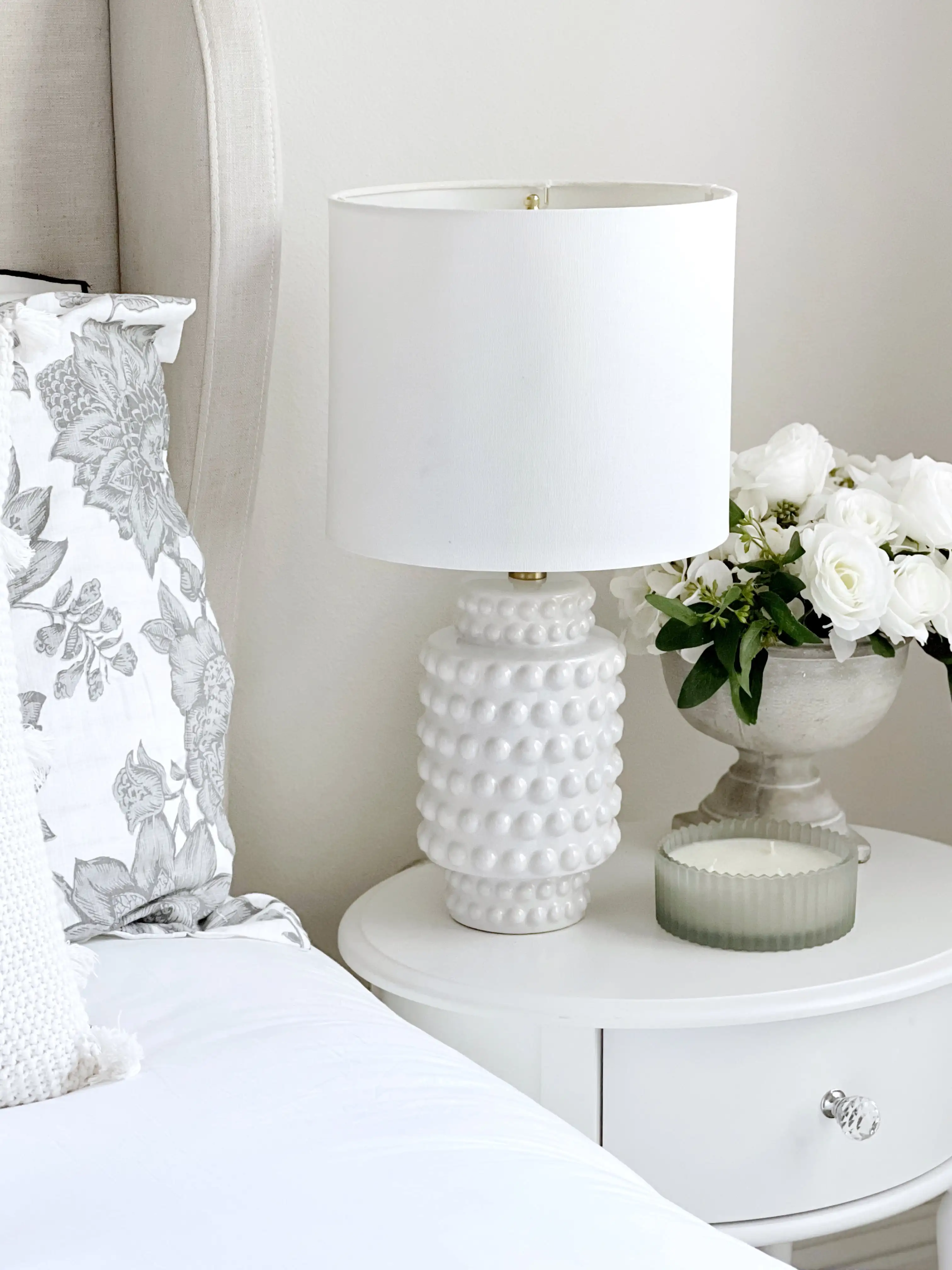 

HMTX 21" Hob-Nail Ceramic Table Lamp, Brass Accents, White Finish
