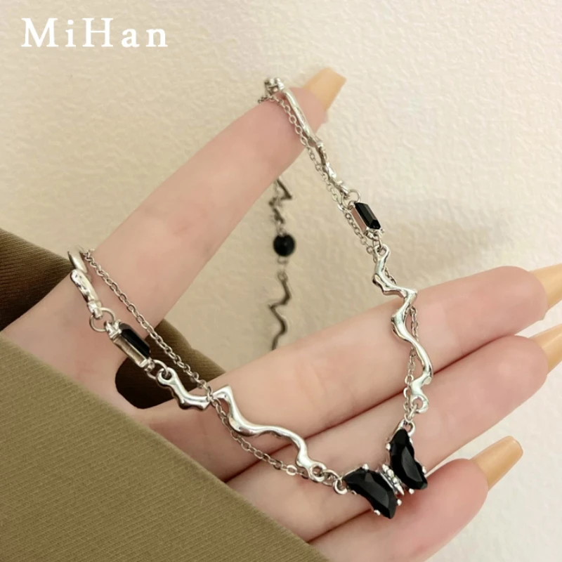 

Fashion Jewelry 2023 Trend New Sweet Korean Temperament Irregular Black Color Butterfly Necklace For Women Fashion Accessories