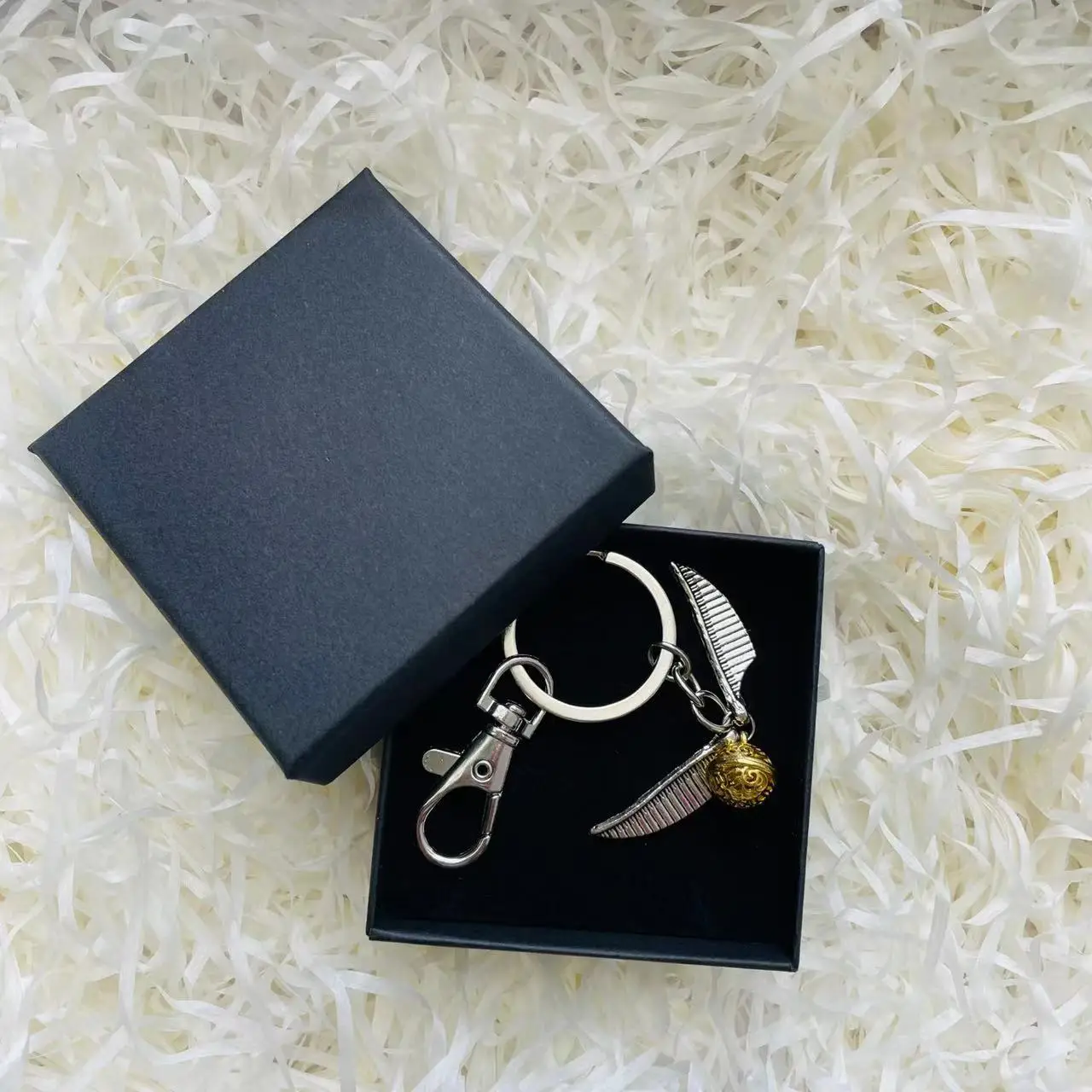 Золотистый полый колокольчик с подвеской в виде крыльев брелок винтажная