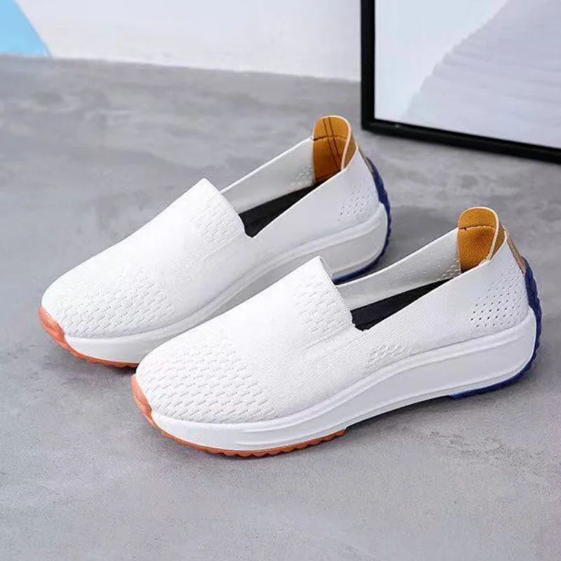 

Spring and Autumn New Style Women Breathable Round Toe Low Top Sneakers Women Daily Casual Shoes Fashion Women Vulcanized Shoes